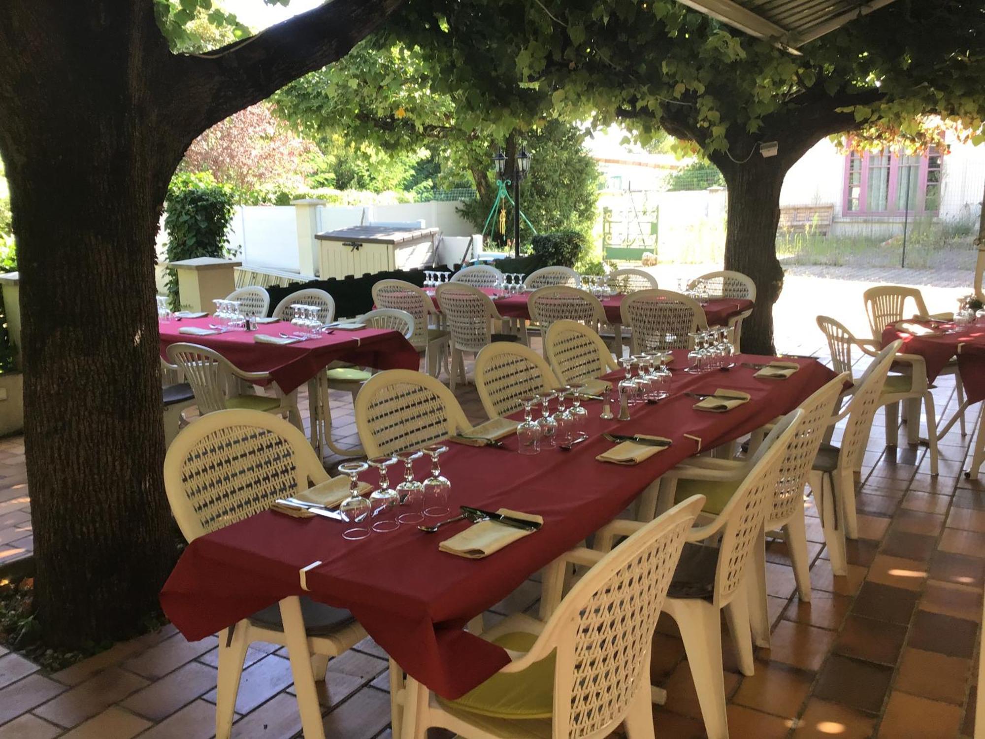 Logis Hotel Des Voyageurs Restaurant La Bonne Tabl'Hay Livron-sur-Drôme Exterior foto