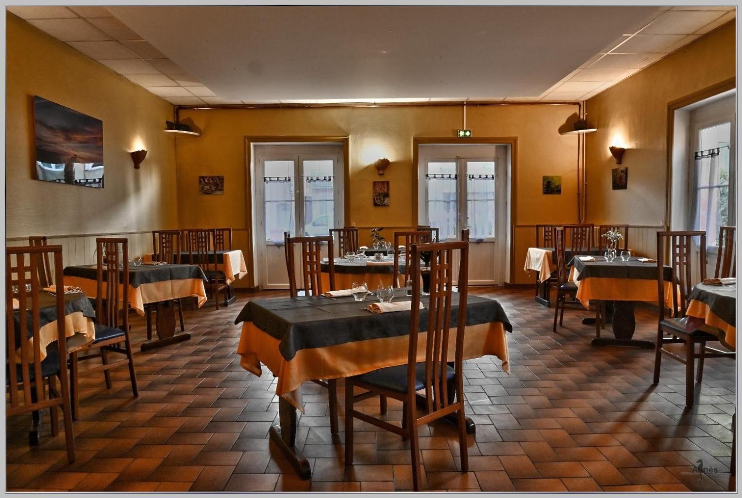 Logis Hotel Des Voyageurs Restaurant La Bonne Tabl'Hay Livron-sur-Drôme Exterior foto