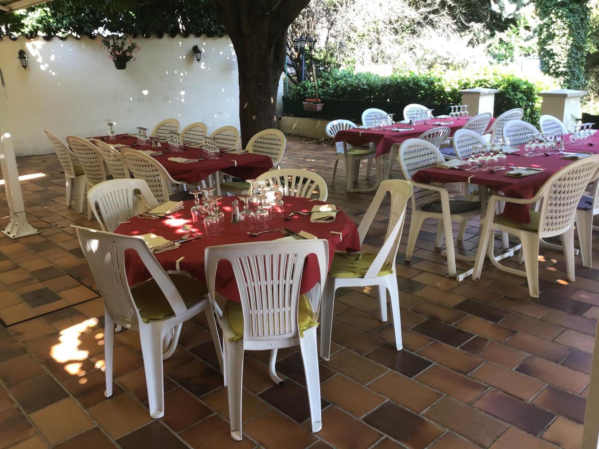 Logis Hotel Des Voyageurs Restaurant La Bonne Tabl'Hay Livron-sur-Drôme Exterior foto
